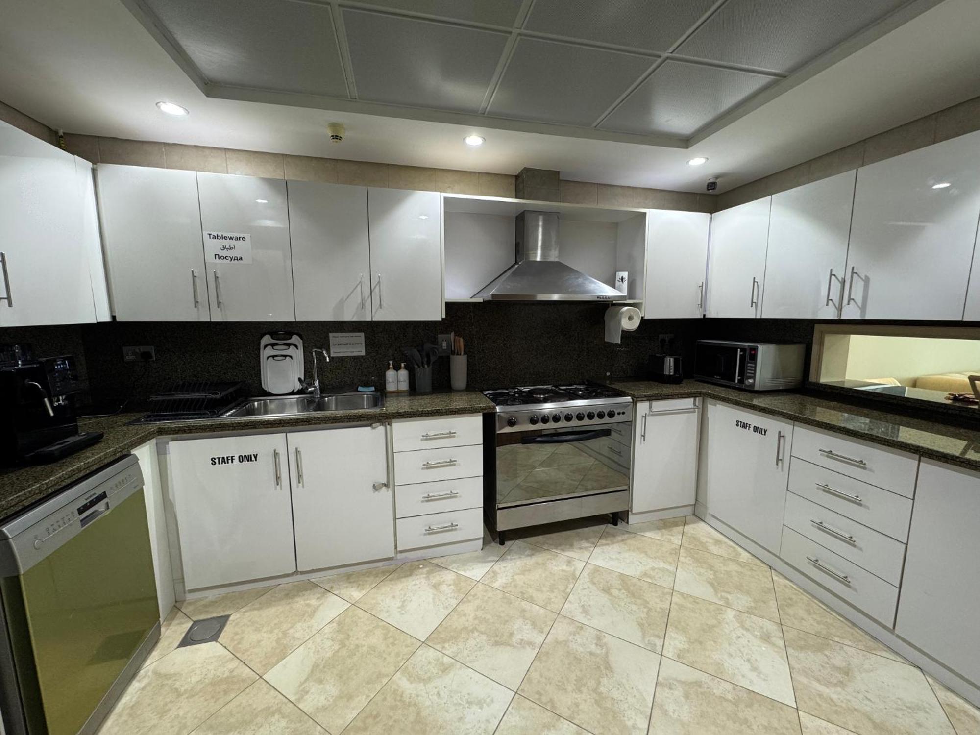 4 All Friends Jbr, Sea View Dubai Exterior photo
