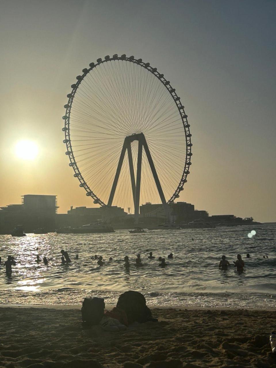 4 All Friends Jbr, Sea View Dubai Exterior photo